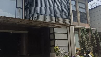 Rumah Elegan di Setiabudi, Bandung, 4 Kamar Tidur, LT 216m²