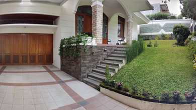 Rumah Prestisius di Kawasan Setra Murni, Bandung, LB 300m², Harga 6,7 Miliar