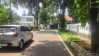 Hunian Elite di Kawasan Menteng, Jakarta Pusat, LB 338m², Harga 85 Miliar