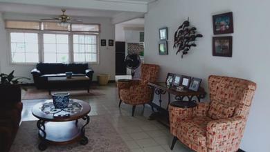 Rumah Prestisius di Kawasan Cipedes, Bandung, LB 400m², Harga 6,5 Miliar