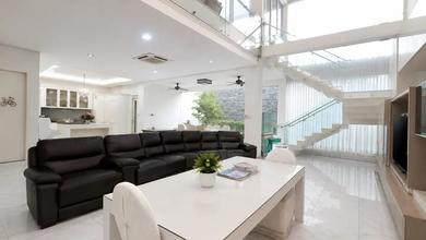 Rumah Area Luxury Singgasana, Bandung - Harga Menarik 15 Miliar