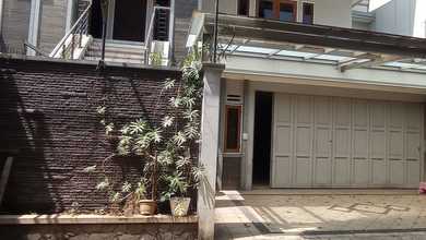 Hunian Elegan di Singgasana, Bandung, 5 Kamar Tidur, LT 350m²