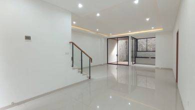 Jual Rumah 300 di Singgasana, Bandung
