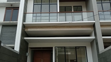 Rumah Mewah di Kawasan Mekar Wangi, Bandung, LB 208m², Harga 3,75 Miliar