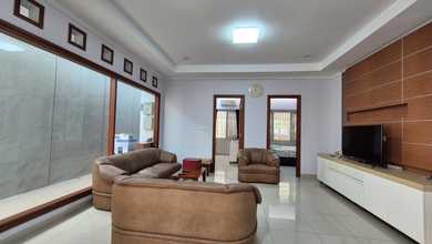 Jual Rumah Terkini area Singgasana, Bandung LT 200 m2