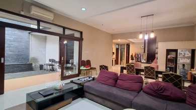 Kesempatan Langka, rumah Prestisius di Singgasana, Bandung, LB 250m²