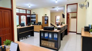 Rumah Prestisius di Kawasan Buah Batu, Bandung, LB 200m², Harga 3,7 Miliar