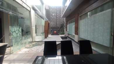 Jual Rumah Megah LT 340 m2 di Singgasana, Bandung
