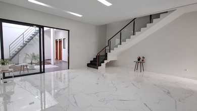 Hunian Prestisius di Kawasan Mekar Wangi, Bandung, LB 190m², Harga 3,9 Miliar