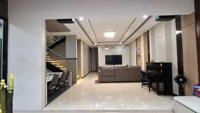 Penawaran Eksklusif, rumah Mewah di Singgasana, Bandung, LB 350m²