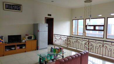 Rumah Modern Luas 280 Jual di Singgasana, Bandung