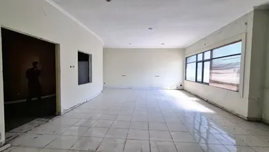 Ruang Usaha Jual/Sewa Mainroad Setiabudi 3 Lantai