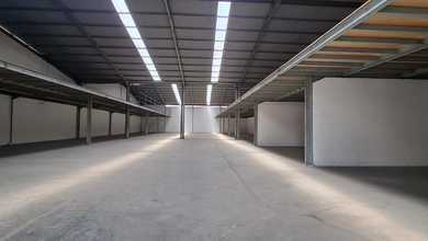 Gudang Mainroad Soekarno Hatta Dekat Buah Batu, Container 40 FT