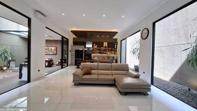 Rumah Premium Luas 300 Jual area Singgasana, Bandung