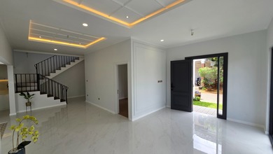 Rumah Prestisius di Kawasan BSD, Tangerang Selatan, LB 180m², Harga 3,7 Miliar
