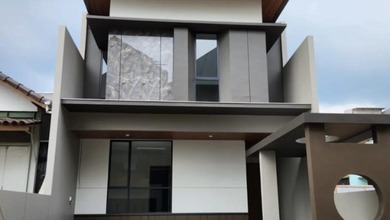 Rumah Prestisius di Kawasan Setra Duta, Bandung, LB 180m², Harga 3,6 Miliar