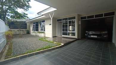 Rumah Prestisius di Kawasan Geger Kalong, Bandung, LB 200m², Harga 2,75 Miliar
