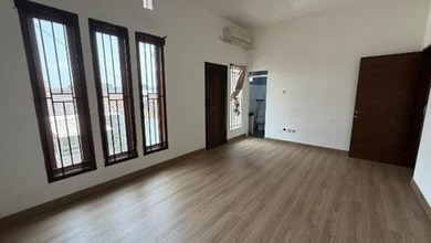 Properti Siap Huni di Kawasan Taman Kopo Indah, Bandung, LT 129m²