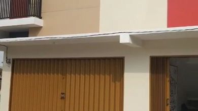 Ruko 2 Lt Berlokasi Di Pinggir Jalan Didalam Komplek