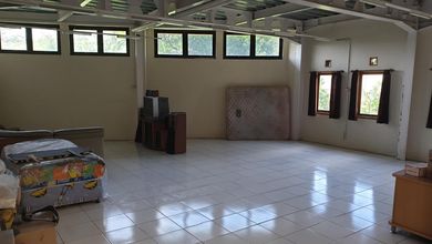 Rumah Dijual di Cimahi Utara, Cimahi, LB 275m², Harga Kompetitif!