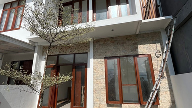 Rumah Dijual di Sanur, Denpasar, LB 109m², Harga Terbaik!