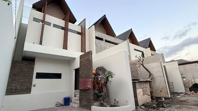 Rumah Prestisius di Kawasan Denpasar Barat, Denpasar, LB 150m², Harga 2,8 Miliar