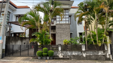 Promo Rumah di Kerobokan, Badung, LB 110m², Harga 2,4 Miliar