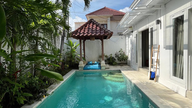 Dijual rumah Eksklusif di Seminyak, Badung - LT 222m²