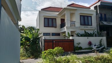 Kesempatan Rumah di Saba, Gianyar, LB 200m², Harga 2,1 Miliar