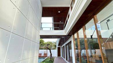 NEW AND SPACIOUS LUXURY VILLA DI SAWANGAN, NUSA DUA