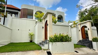 READY UNIT 3 BEDROOMS MODERN VILLA WITH VIEW GWK