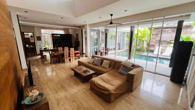 VILLA 4 KAMAR TIDUR MODERN MINIMALIS DI SEMINYAK, BALI