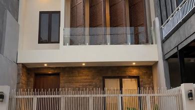 Rumah Mewah di Renon, Denpasar, 4 Kamar Tidur, LT 165m²