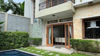 Jual Rumah Cantik Luas 302 m2 area Canggu, Badung