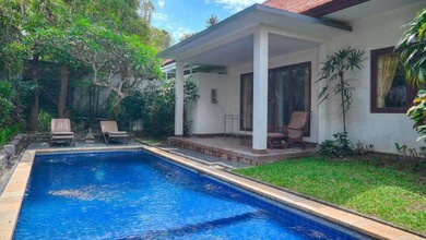 Rumah Prestisius di Kawasan Canggu, Badung, LB 200m², Harga 7,7 Miliar