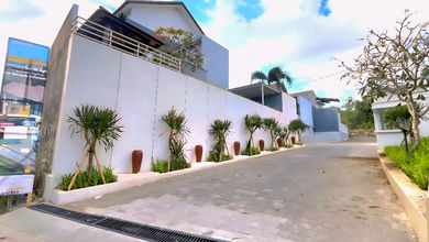 Dijual Rumah Strategis di Jimbaran, Badung - LT 120m²