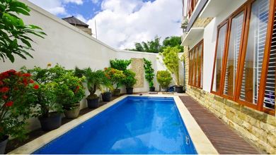 Dijual rumah Premium di Jimbaran, Badung - LT 218m²