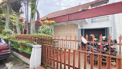 Rumah Mewah di Kawasan Buah Batu, Bandung, LB 168m², Harga 3,8 Miliar