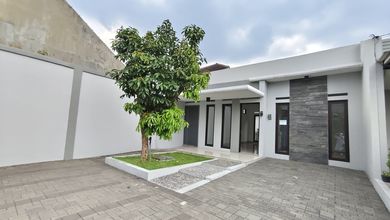 Hunian Mewah di Batununggal, Bandung, 2 Kamar Tidur, LT 185m²