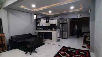 Ruko 3 Lantai Lokasi Strategis Desain Modern di Cimahi 