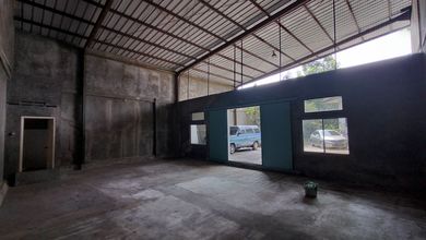 Gudang Muat Kendaraan Besar Dekat Akses Tol Kopo