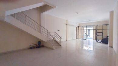 Ruko Sudah Renovasi dekat pusat bisnis di Bandung