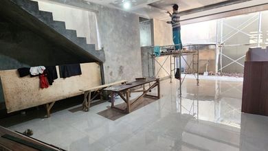 Hunian Mewah di Batununggal, Bandung, 4 Kamar Tidur, LT 220m²