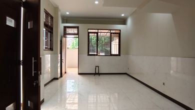 Rumah Elegan di Bandung Kota, Bandung, 2 KT, LT 179m²