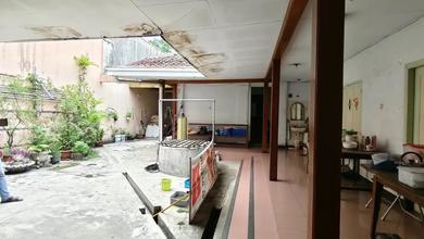 Hunian Prestisius di Kawasan Gatot Subroto, Bandung, LB 300m², Harga 12 Miliar