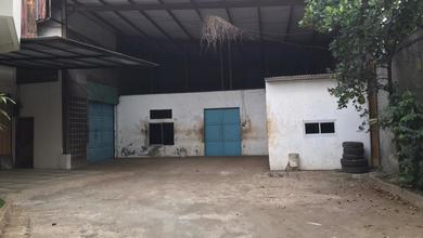 Gudang Muat Kendaraan Besar Dekat Akses Tol Kopo