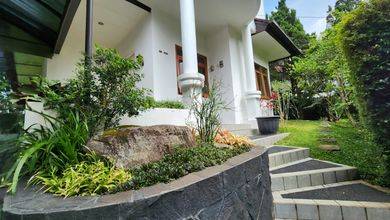 Rumah Eksklusif LT 500 m2, area Cipaku, Bandung