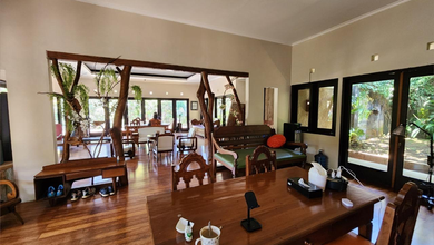 Rumah Prestisius di Kawasan Cidadap, Bandung, LB 361m², Harga 23,9 Miliar