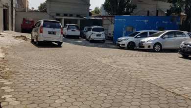 Sewa Ruang Usaha Parkiran Luas Tengah Kota Wastukencana Bandung