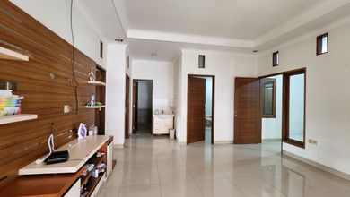 Hunian Mewah di Buah Batu, Bandung, 5 KT, LT 232m²